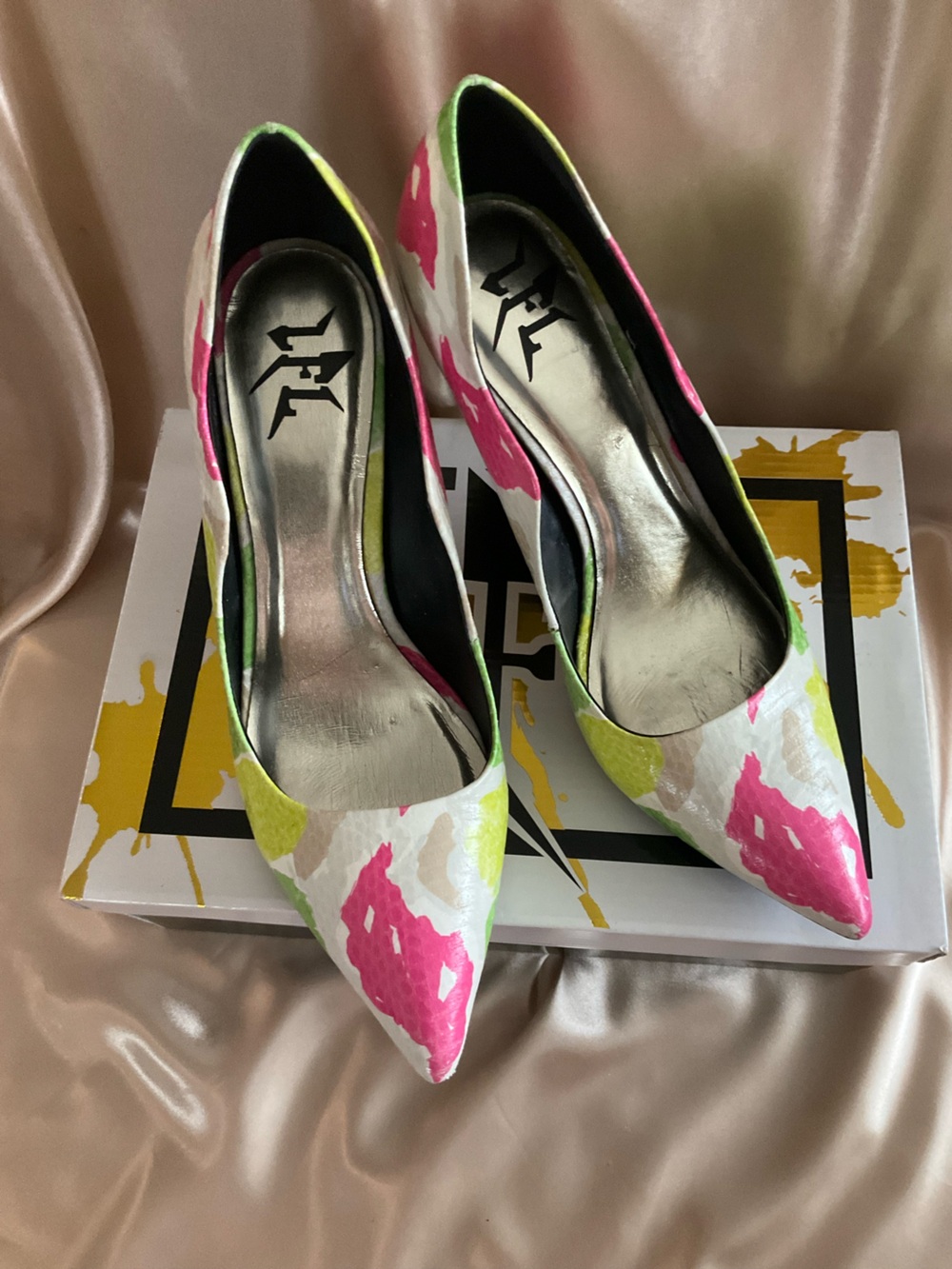 LFL Floral Pointed-Toe Pumps - Pink, Green & White Size 10